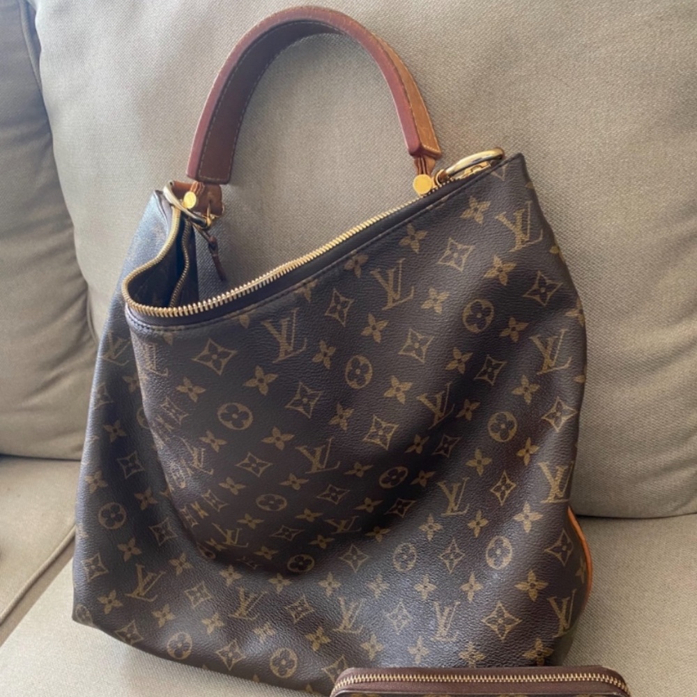 Authentic classic Louis Vuitton purse